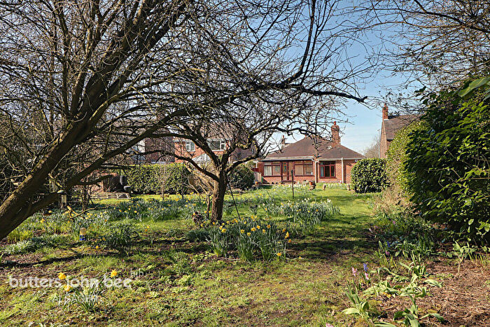 3 Bedroom Detached Bungalow For Sale In Heathcote Road, Bignall End, ST7