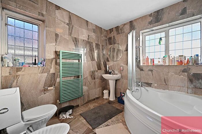 4 Bedroom Semi Detached House For Sale In Bowes Road, London, W3