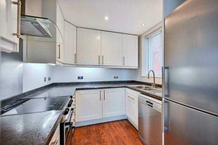 2 Bedroom Flat To Rent In Claremont Gardens, Surbiton, KT6