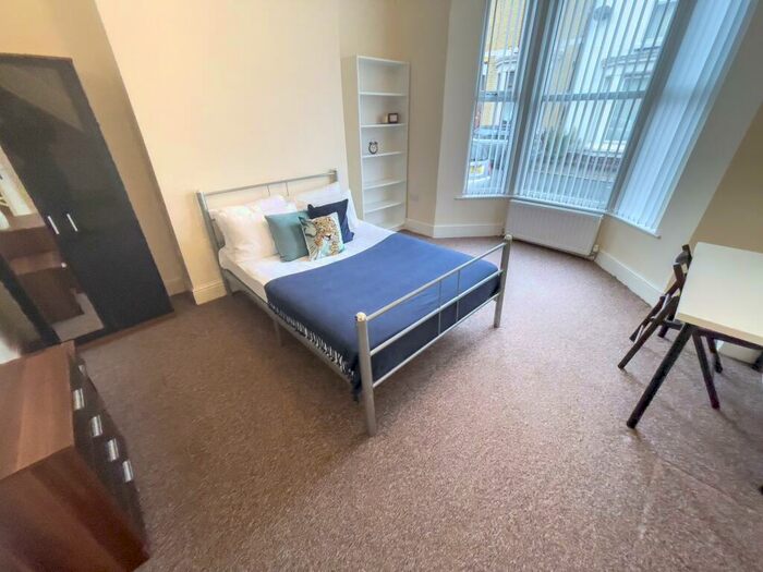 4 Bedroom House To Rent In Fell Street, L7