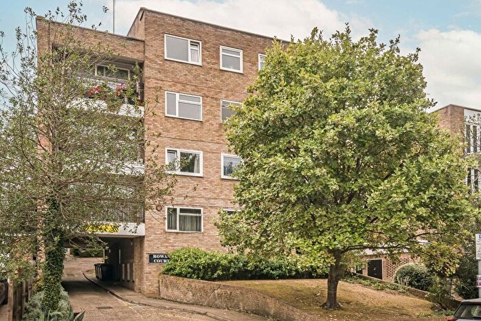 1 Bedroom Flat For Sale In Queens Road, Kingston Upon Thames, KT2