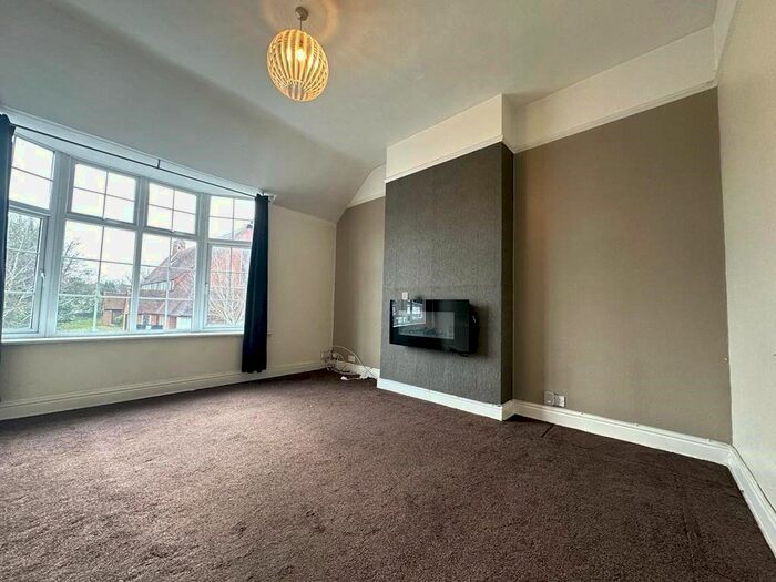 3 Bedroom Maisonette To Rent In Cove Road, Farnborough, Hampshire, GU14