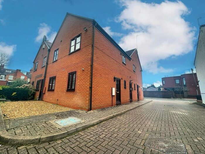 1 Bedroom Flat To Rent In Grove Road, Stratford-upon-Avon, CV37