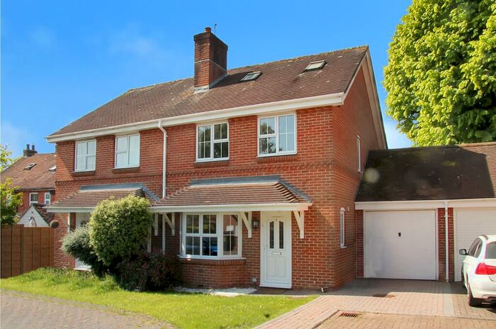 3 Bedroom Semi-Detached House To Rent In Buddens Road, Wickham, PO17