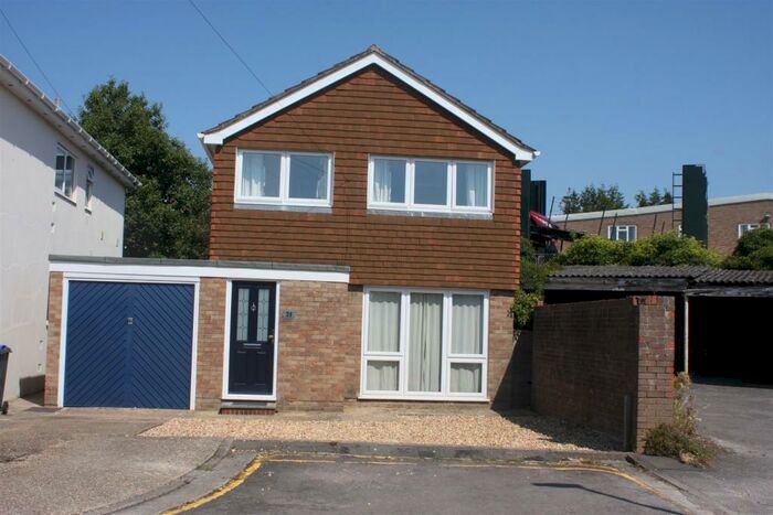 2 Bedroom Detached House To Rent In The Beeches, Salisbury, SP1