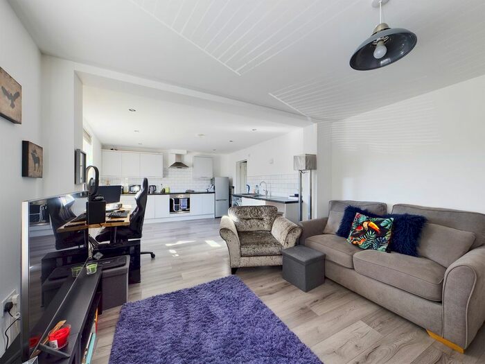 1 Bedroom Flat To Rent In Park Street, Cheltenham, Gloucestershire, GL50