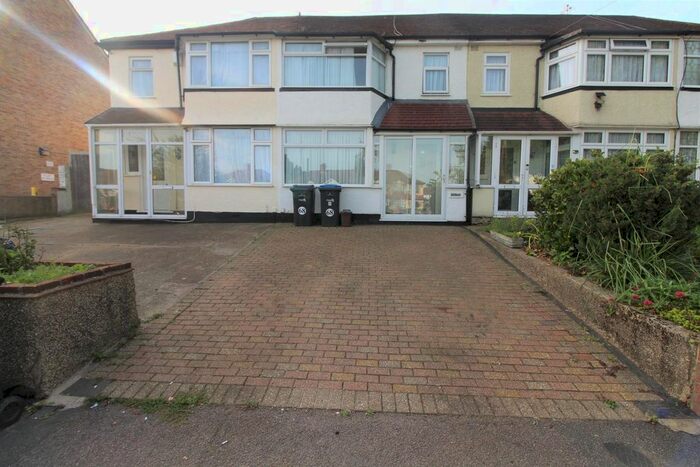 3 Bedroom Property To Rent In Hoe Lane, Enfield, EN3