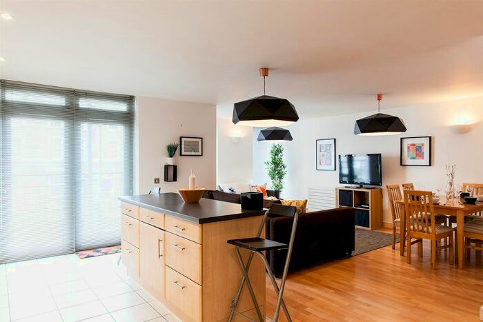 2 Bedroom Flat For Sale In Boundary House, Queensdale Crescent, London, W11