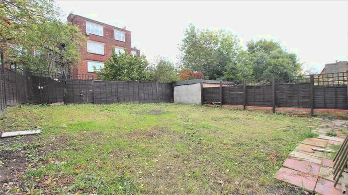 4 Bedroom Semi-Detached House To Rent In St. Albans Crescent, N22