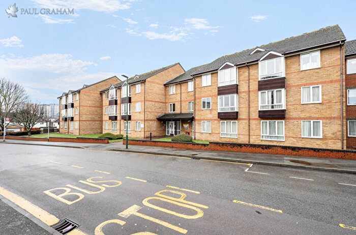 1 Bedroom Flat For Sale In Thicket Road, Sutton, SM1