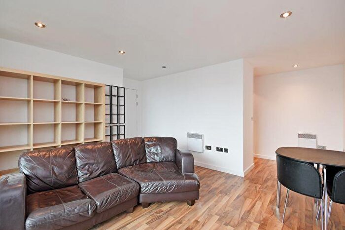 2 Bedroom Apartment To Rent In City Point, Solly Street, Sheffield, S1