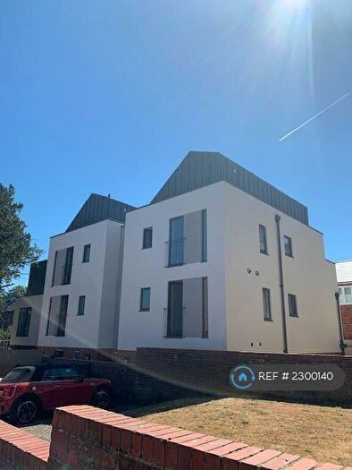 2 Bedroom Flat To Rent In Verney Close, Buckingham, MK18