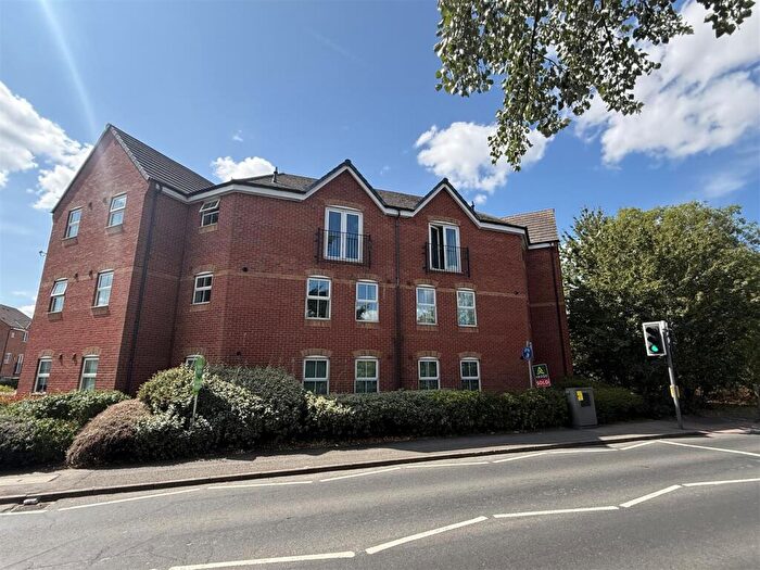 2 Bedroom Apartment For Sale In Princess Way, Burton-On-Trent, DE14