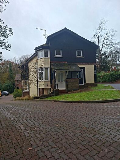 1 Bedroom Flat To Rent In Lower Hanger, Haslemere, GU27