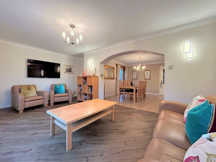 3 Bedroom Detached Bungalow For Sale In Campbell Drive, Larbert, FK5