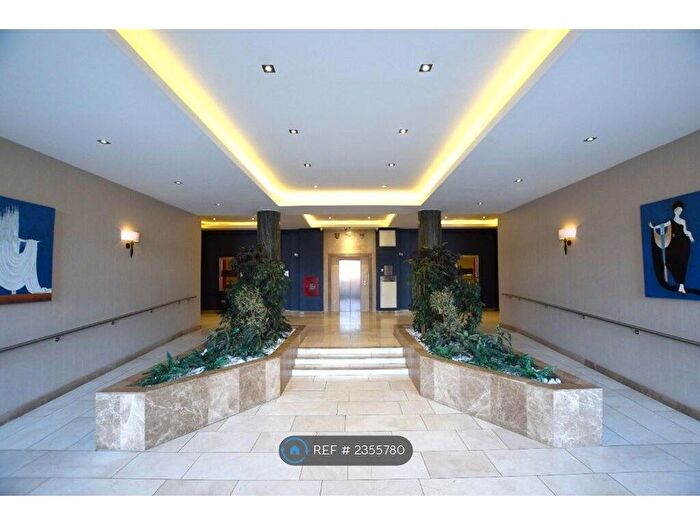 2 Bedroom Flat To Rent In Academy Court, Dagenham, RM8