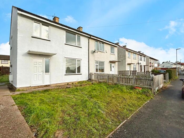 3 Bedroom Semi Detached House For Sale In Broadwater, Bolton-Upon-Dearne, S63