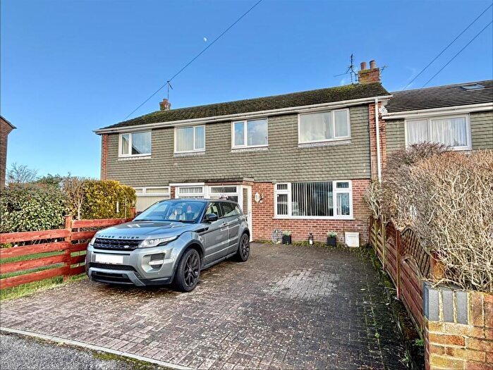 3 Bedroom Terraced House For Sale In Douglas Close, Poole, BH16