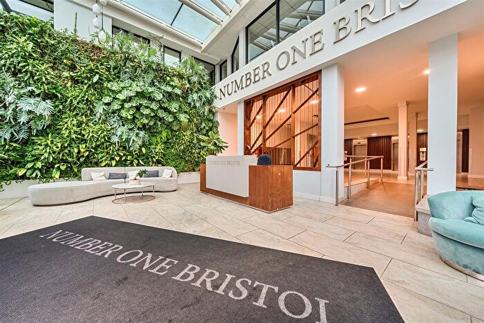 2 Bedroom Flat For Sale In Number One, City Centre, BS1