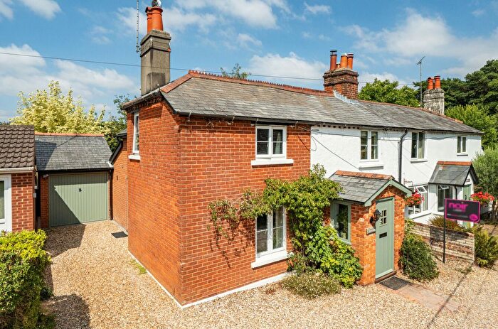 3 Bedroom Semi Detached House For Sale In Palmers Lane, Burghfield Common, Reading, Berkshire, RG7