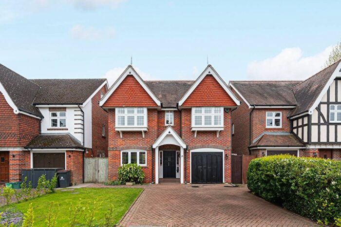 6 Bedroom Detached House To Rent In Wagtail Walk, Beckenham, BR3