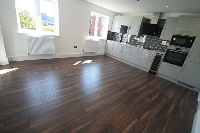 3 Bedroom Apartment To Rent In Napier Road, Luton, LU1