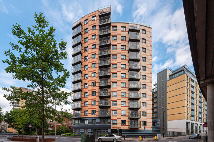 2 Bedroom Flat For Sale In Wandle Road, Central Croydon, Croydon, CR0