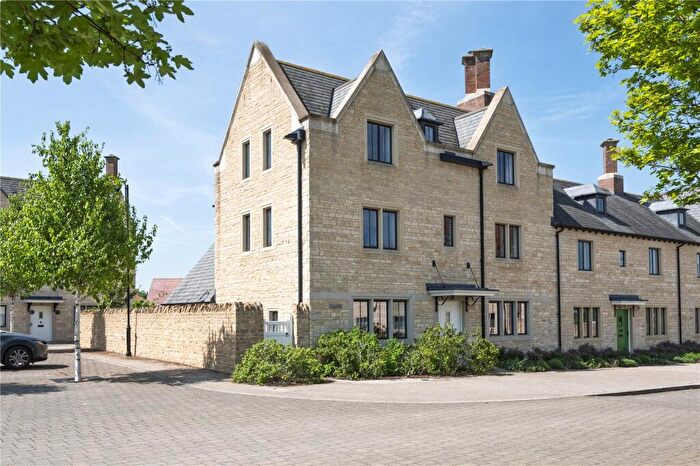 4 Bedroom End Of Terrace House For Sale In Sand Furlong, Bletchingdon, Kidlington, Oxfordshire, OX5