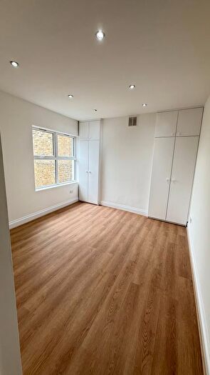 1 Bedroom Flat To Rent In Mitcham Road, London, SW17