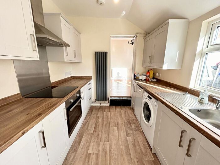 3 Bedroom House To Rent In Rockingham Road, Kettering, NN16