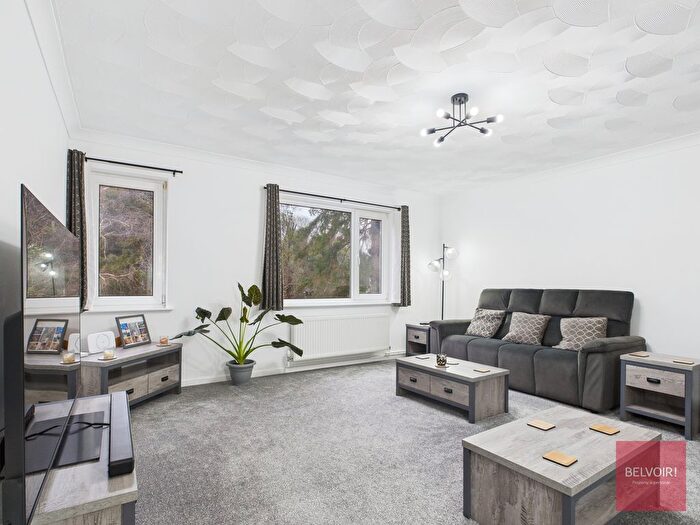 2 Bedroom Flat For Sale In Roman Court, Swansea, SA3