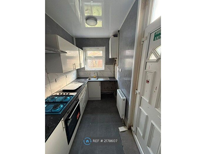 3 Bedroom Terraced House To Rent In Passhouses Road, Sheffield, S4