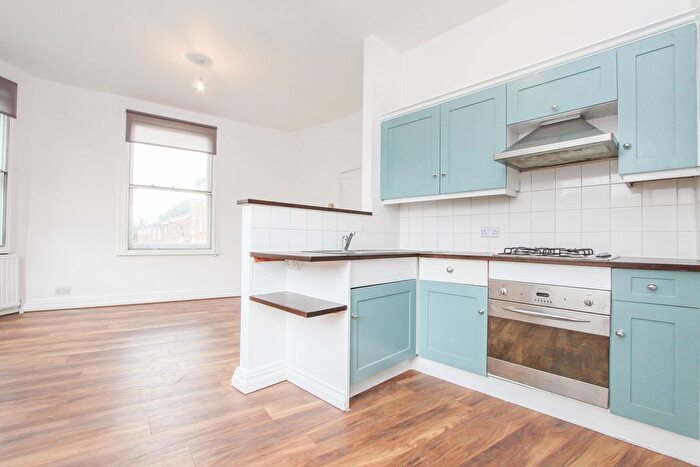 1 Bedroom Flat To Rent In Munster Road, London, SW6