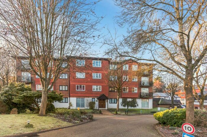 1 Bedroom Flat To Rent In Great Heathmead, Canton House Great Heathmead, RH16