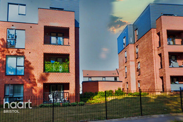1 Bedroom Flat For Sale In English Oak, Bristol, BS13