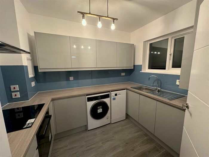 2 Bedroom Flat To Rent In Rowlands Close, London, NW7