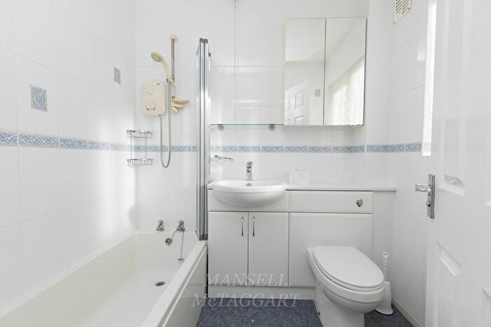 3 Bedroom Terraced House For Sale In Woodlands Road, East Grinstead, RH19