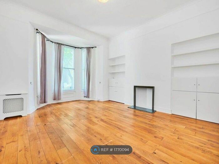 2 Bedroom Flat To Rent In Redcliffe Gardens, London, SW10