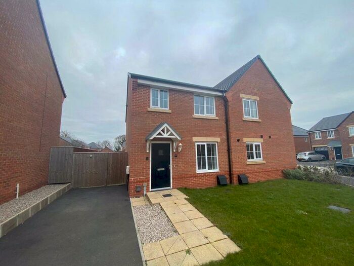 3 Bedroom Semi-Detached House To Rent In High Grove Park, Ormskirk, L40