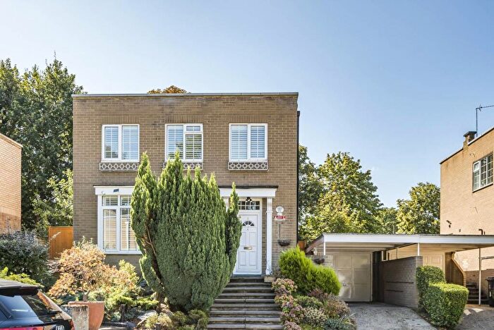 4 Bedroom Detached House To Rent In Kinnaird Close, Bromley, BR1