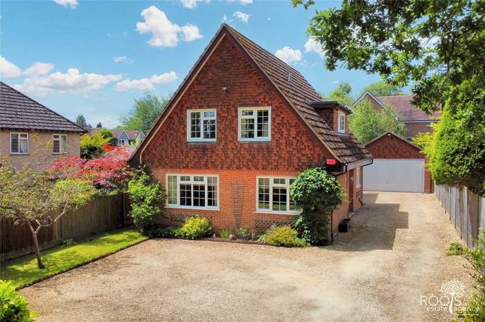 4 Bedroom Detached House For Sale In Andover Drove, Wash Water, Newbury, RG20