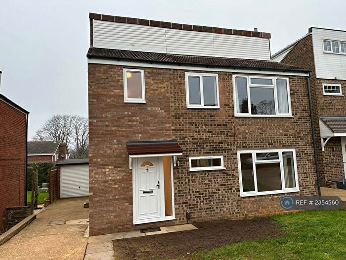 4 Bedroom Detached House To Rent In Walsham Close, Stevenage, SG2