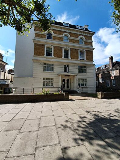 2 Bedroom Flat To Rent In Hamilton Terrace, London, NW8