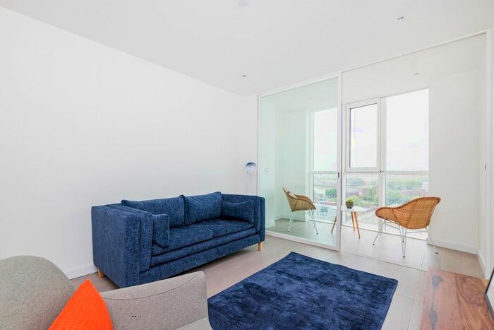 1 Bedroom Flat For Sale In Sky Gardens, Wandsworth Road, Vauxhall, London, SW8