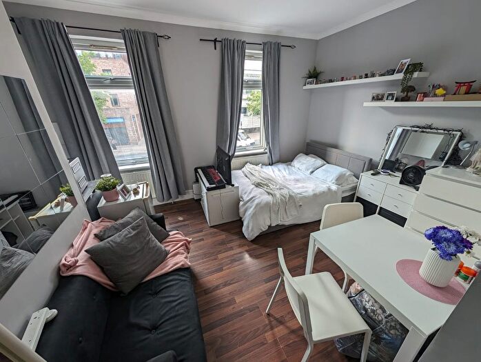 5 Bedroom Flat To Rent In Mile End Road, London, E1