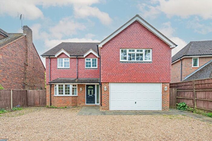 6 Bedroom House To Rent In Midway, Surrey, KT12