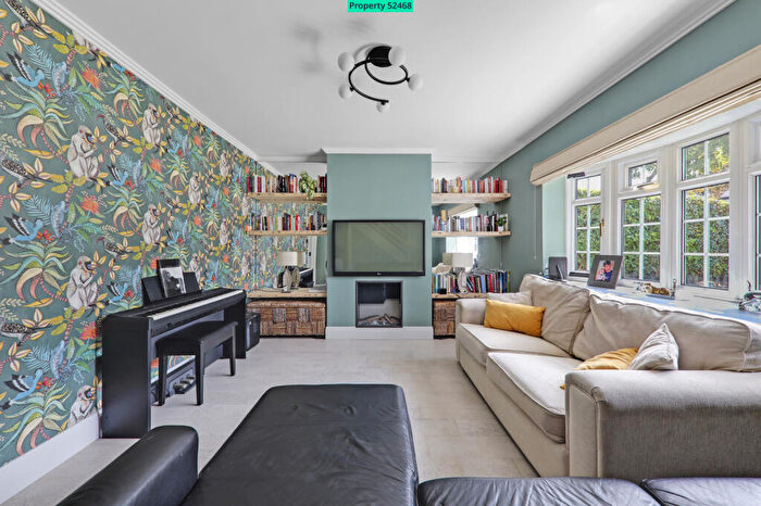 3 Bedroom Terraced House For Sale In George Lane, Bromley, BR2