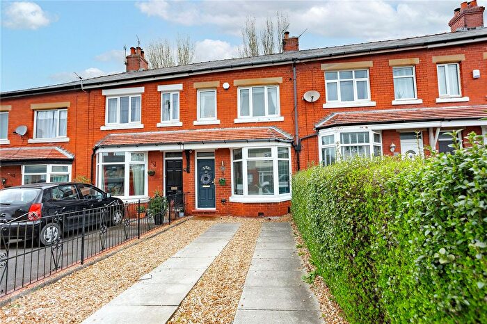 2 Bedroom Terraced House For Sale In Newshaw Lane, Hadfield, Glossop, SK13