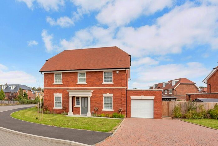 5 Bedroom Detached House To Rent In Kingswood, Ascot, SL5