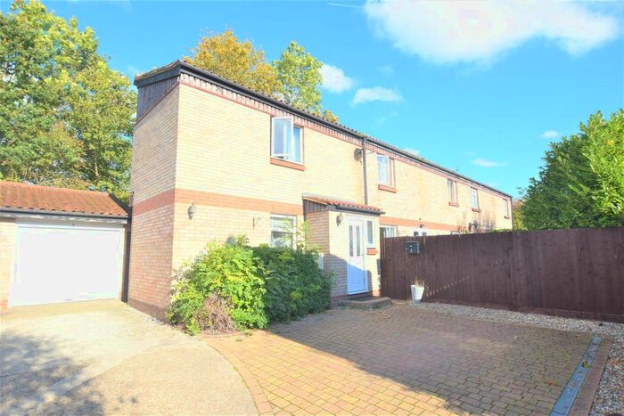 3 Bedroom Semi-Detached House To Rent In Pembroke Mews, Pitsea, Basildon SS13